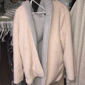 UO Teddy coat peach/light grey